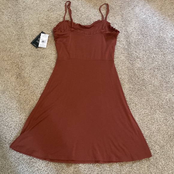 volcom maroon dress. size xs - Picture 2 of 3